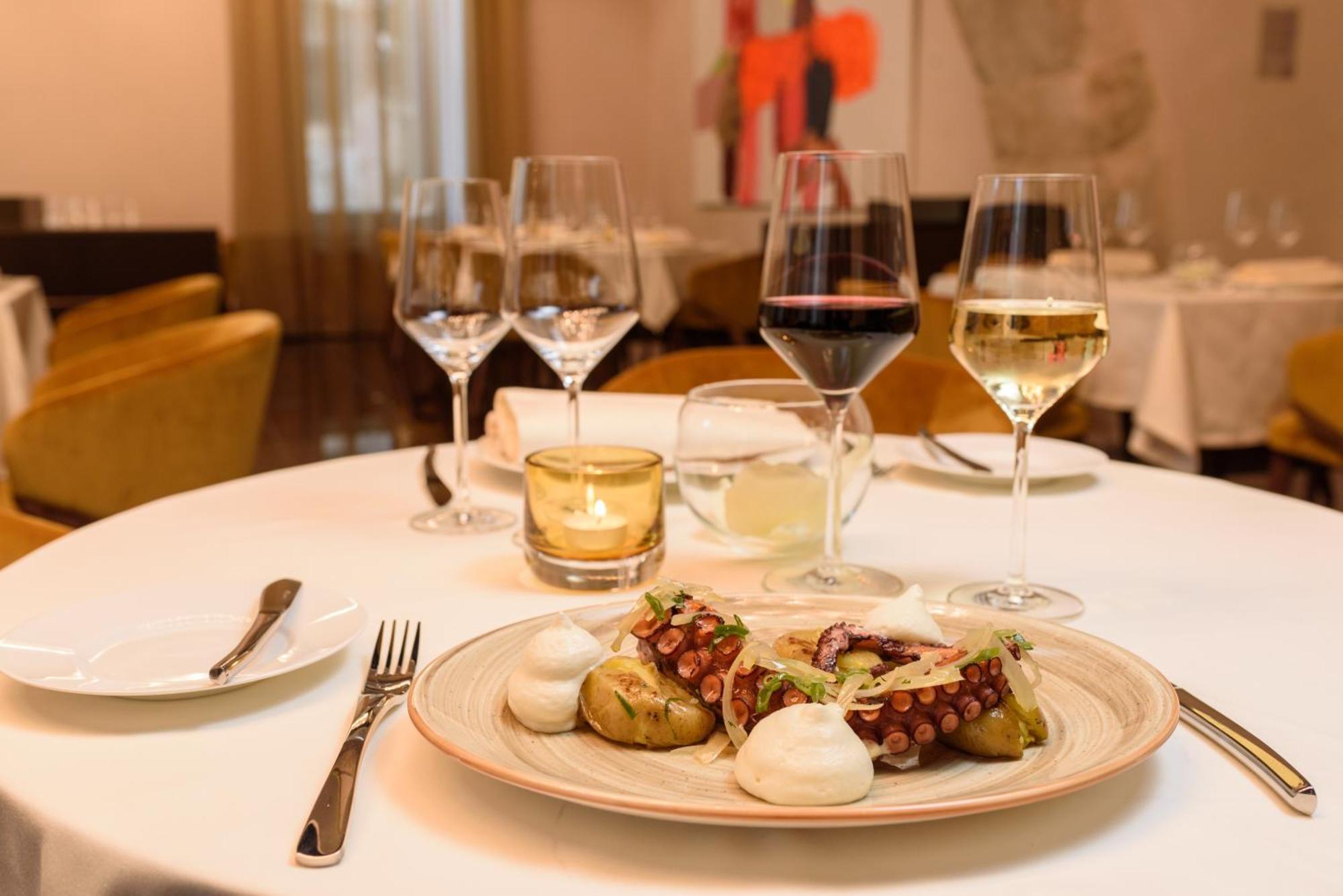 ליסבון Aurea Museum By Eurostars Hotel Company מראה חיצוני תמונה A meal at the restaurant